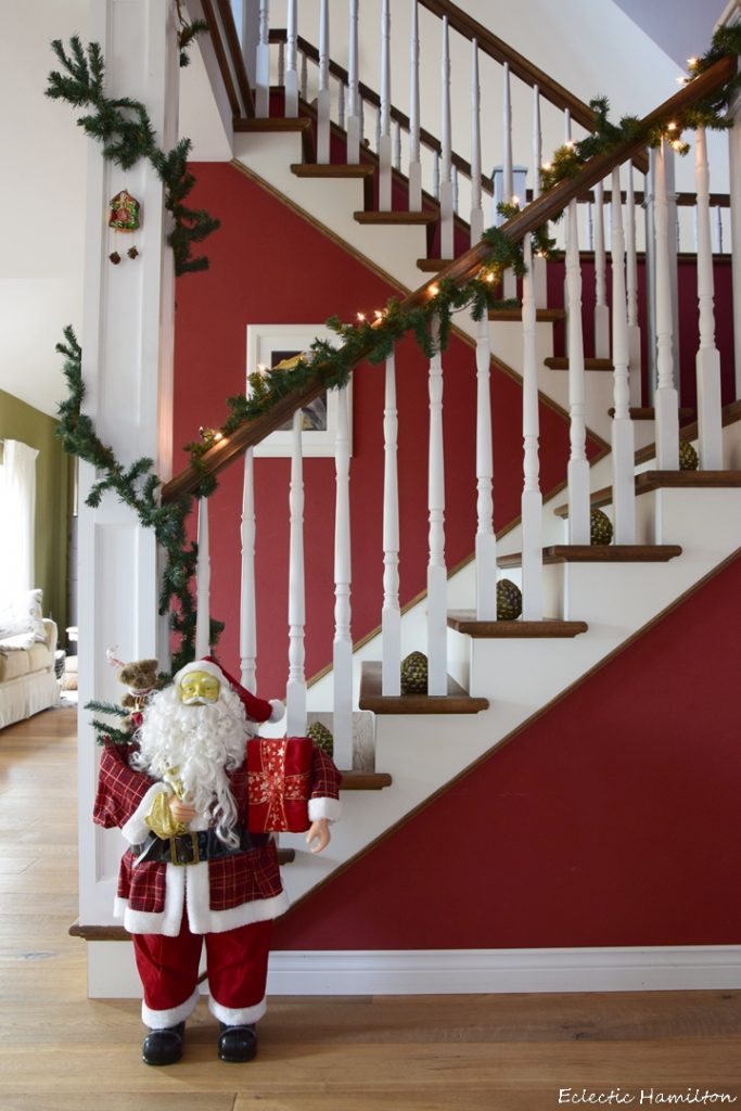 Weihnachtsdeko mit Santa Claus, Weihnachtsmann, Amerikanisch, Deko, Dekoration, Weihnachtsdeko, Treppenhaus