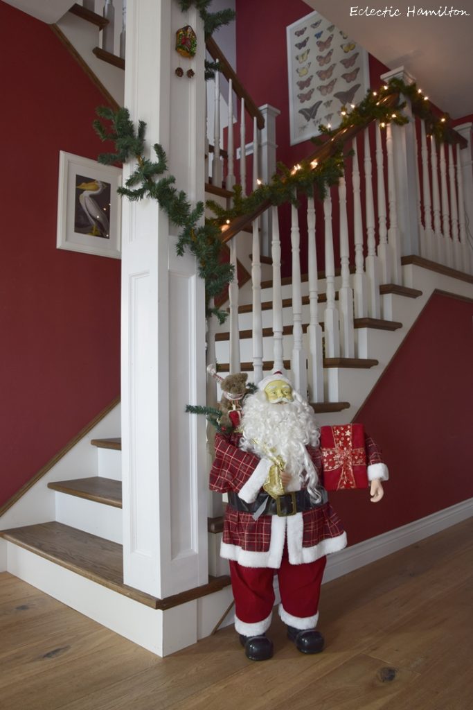 Weihnachtsdeko mit Santa Claus, Weihnachtsmann, Amerikanisch, Deko, Dekoration, Weihnachtsdeko, Treppenhaus