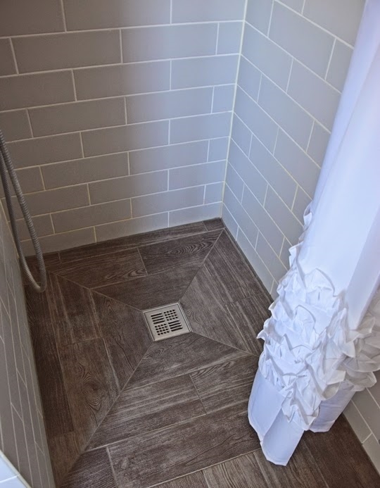 Duschvorhang Ideen und Tipps zur Aufhängung ohne Bohren. Bad, Badezimmer, Dusche, Duschvorhang, Tipp, Ratgeber Duschvorhang Ideen und Tipps zur Aufhängung ohne Bohren. Bad, Badezimmer, Dusche, Duschvorhang, Tipp, Ratgeber