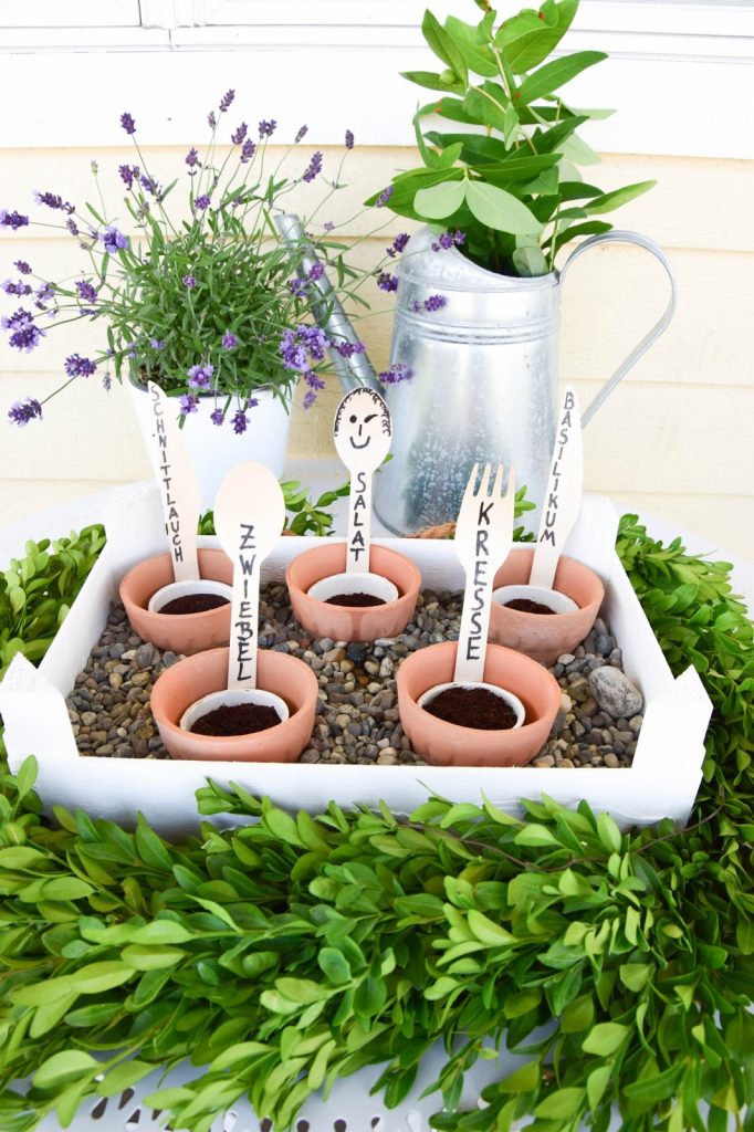 biogarten diy kraeuterkiste selber machen bio garten fuer balkon terrasse meinkleinergarten