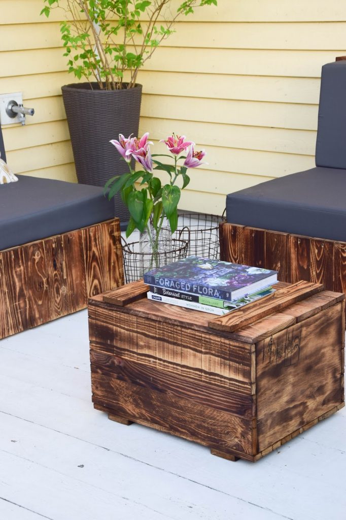 Von der Holzkiste zum Tisch: DIY flambiertes Holz selbermachen