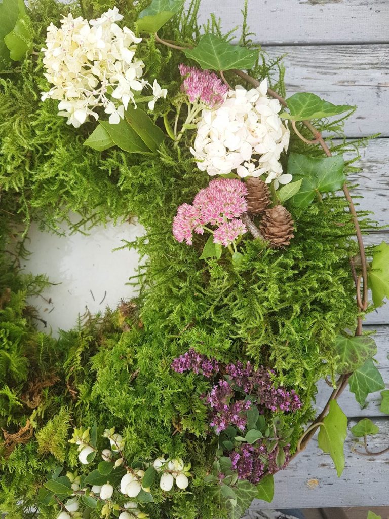 DIY Mooskranz einfach selbstgemacht: Herbstdeko, Deko für den Herbst, Kranz, Kränze selbermachen, Kranz aus Moos