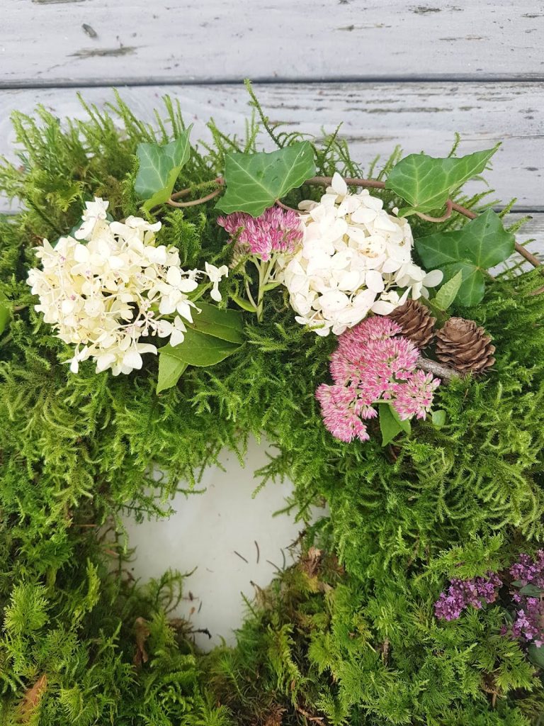 DIY Mooskranz einfach selbstgemacht: Herbstdeko, Deko für den Herbst, Kranz, Kränze selbermachen, Kranz aus Moos
