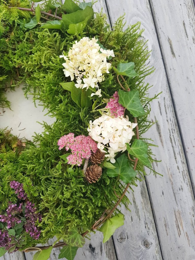 DIY Mooskranz einfach selbstgemacht: Herbstdeko, Deko für den Herbst, Kranz, Kränze selbermachen, Kranz aus Moos