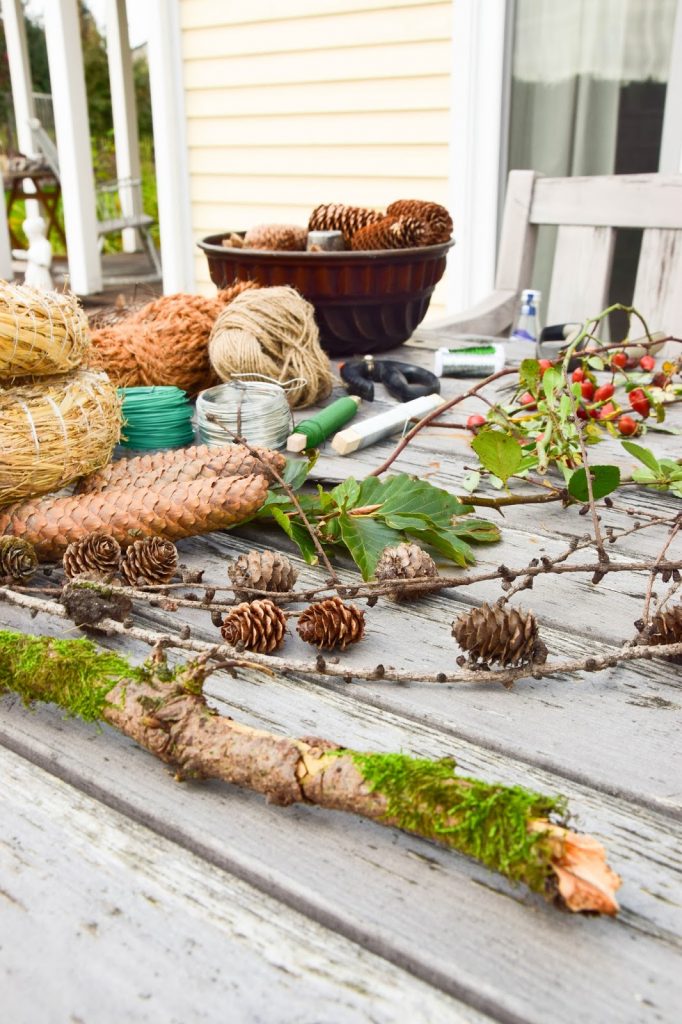Kranz aus Moos selbermachen. DIY Mooskranz einfach und schnell für Herbst und Winter die perfekte Deko