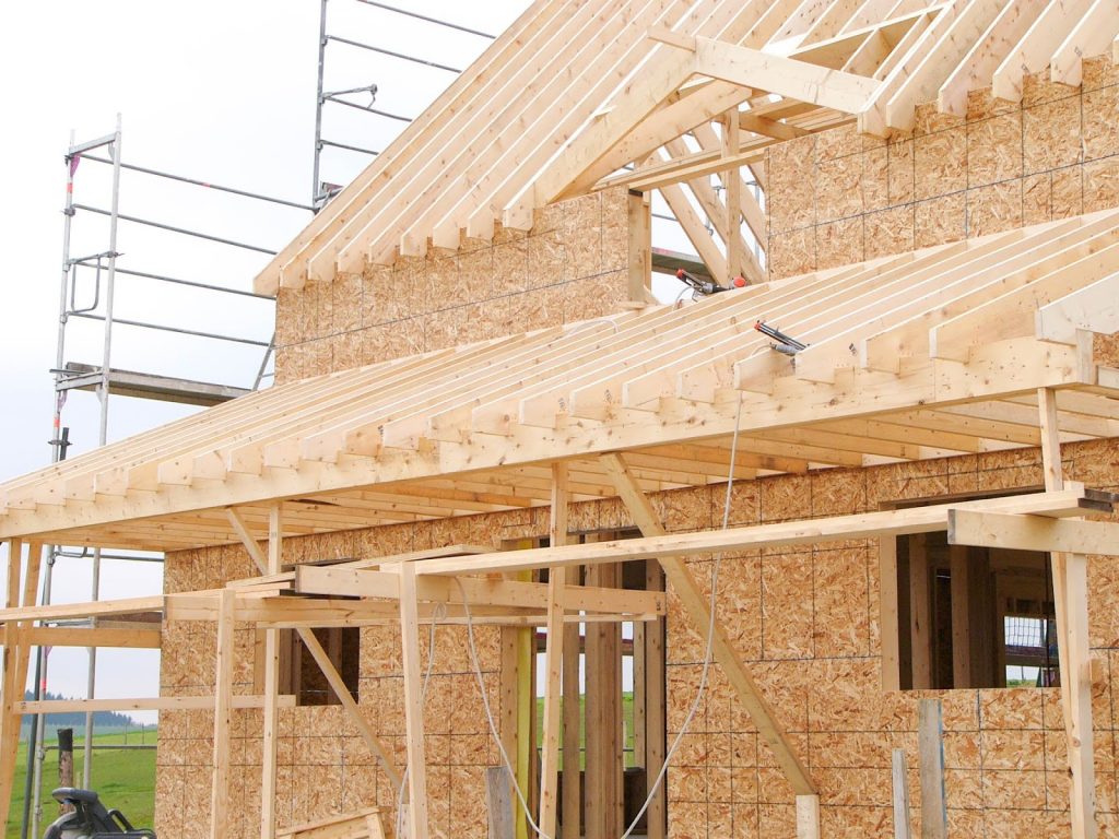 Ökologische und energieeffiziente Dämmung von HOMATHERM. Holzfaserdämmplatten, die natürliche Alternative zur Energieeinsparung. Renovierung und Neubau