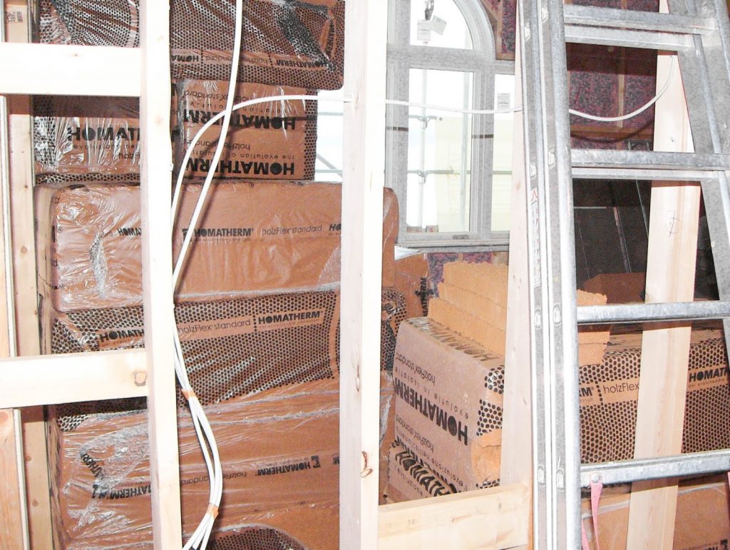 Ökologische und energieeffiziente Dämmung von HOMATHERM. Holzfaserdämmplatten, die natürliche Alternative zur Energieeinsparung. Renovierung und Neubau