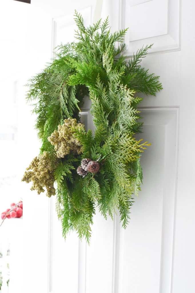 DIY Kranz selbstgemacht einfach und schnell mit Thuja und Zapfen und Sterne Kränze Strohkränze selber machen wreath DIY Kranz selbstgemacht einfach und schnell mit Thuja und Zapfen und Sterne Kränze Strohkränze selber machen wreath