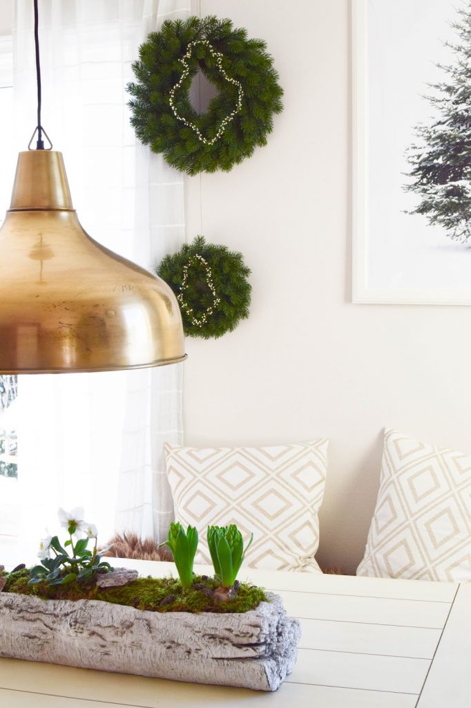 DIY Deko Schale für den Frühling mit Christrose, Hyazinthe und Moos. Kreativ Selbermachen Basteln mit Naturmaterialien. Naturdeko einfach, schnell und schön fürs Frühjahr DIY Deko Schale für den Frühling mit Christrose, Hyazinthe und Moos. Kreativ Selbermachen Basteln mit Naturmaterialien. Naturdeko einfach, schnell und schön fürs Frühjahr