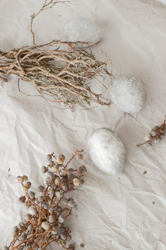 DIY Frühlingsdeko mit Primel und Moos. Natürliche Deko für den Frühling. Dekoidee DIY Frühlingsdeko mit Primel und Moos. Natürliche Deko für den Frühling. Dekoidee