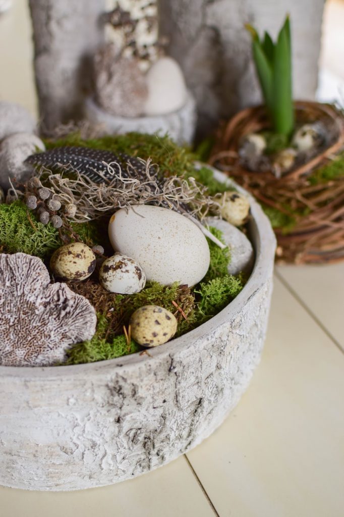 DIY Osterdeko Deko mit Eier Feder Moos selbermachen selbst gemacht: eine natürliche Deko Dekoidee DIY Osterdeko Deko mit Eier Feder Moos selbermachen selbst gemacht: eine natürliche Deko Dekoidee