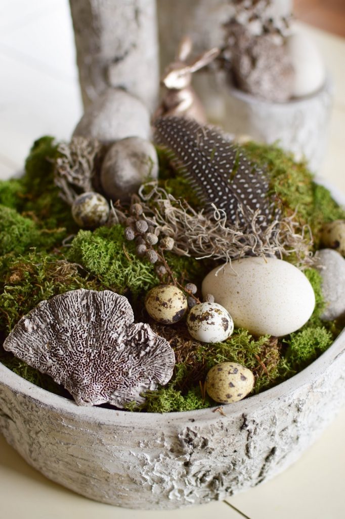 DIY Osterdeko Deko mit Eier Feder Moos selbermachen selbst gemacht: eine natürliche Deko Dekoidee DIY Osterdeko Deko mit Eier Feder Moos selbermachen selbst gemacht: eine natürliche Deko Dekoidee