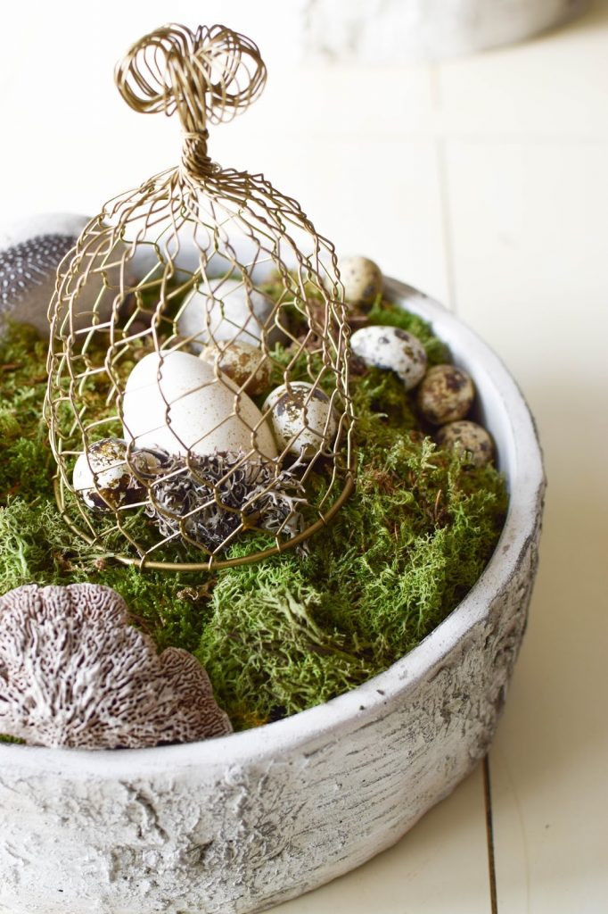 DIY Dekoidee für Ostern: Schale dekorieren mit Wachteleier Osterdeko mit Moos natürlich dekorieren DIY Dekoidee für Ostern: Schale dekorieren mit Wachteleier Osterdeko mit Moos natürlich dekorieren
