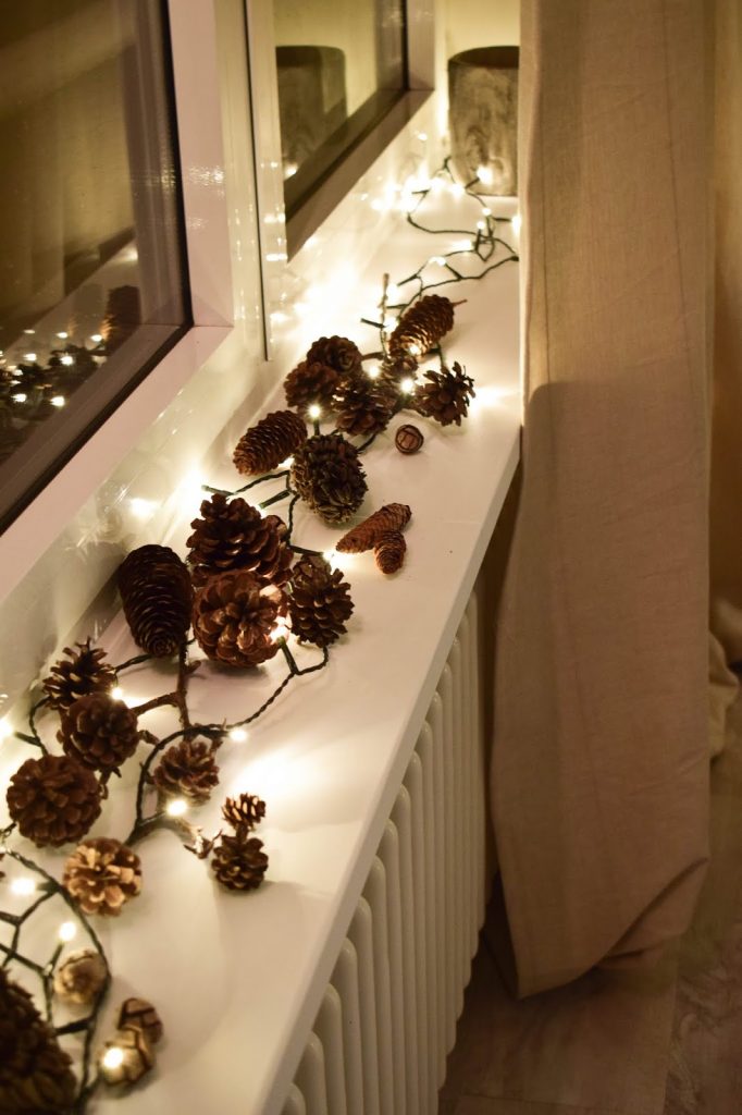 Weihnachtsdeko mit Lichterketten batteriebetrieben mit VARTA Longlife Batterien. Dekoidee weihnachtlich dekorieren Weihnachtsbaum Weihnachtsdeko mit Lichterketten batteriebetrieben mit VARTA Longlife Batterien. Dekoidee weihnachtlich dekorieren Weihnachtsbaum