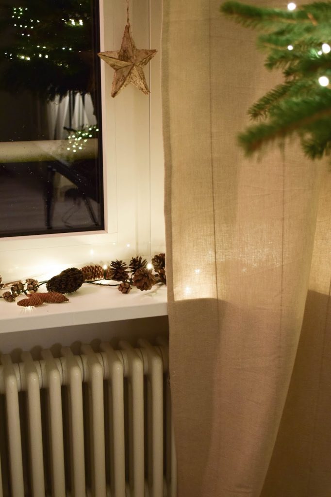 Weihnachtsdeko mit Lichterketten batteriebetrieben mit VARTA Longlife Batterien. Dekoidee weihnachtlich dekorieren Weihnachtsbaum Weihnachtsdeko mit Lichterketten batteriebetrieben mit VARTA Longlife Batterien. Dekoidee weihnachtlich dekorieren Weihnachtsbaum