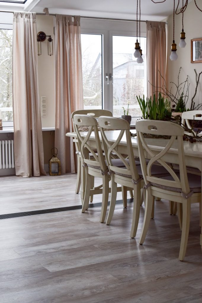 Esszimmer Renvierung Vorher Nachher Renovierung von Fenstersims mit selbstklebender Folie. Einfach selbermachen renovieren Marmor Folie Klebefolie. Aus Alt mach NEU