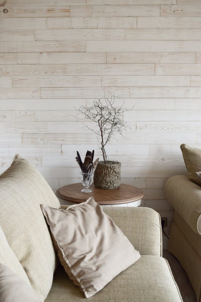 Holzverkleidung für die Wand mit Wandwood Paneele einfach kleben. Anleitung Holzwand verkleiden und selbermachen. Wandgestaltung für Wohnzimmer aus Holz. Ideen für innen. DIY Verkleidung aus Holz selber anbringen Renovierung renovieren Holzpaneele Fertigpaneele Holzverkleidung für die Wand mit Wandwood Paneele einfach kleben. Anleitung Holzwand verkleiden und selbermachen. Wandgestaltung für Wohnzimmer aus Holz. Ideen für innen. DIY Verkleidung aus Holz selber anbringen Renovierung renovieren Holzpaneele Fertigpaneele