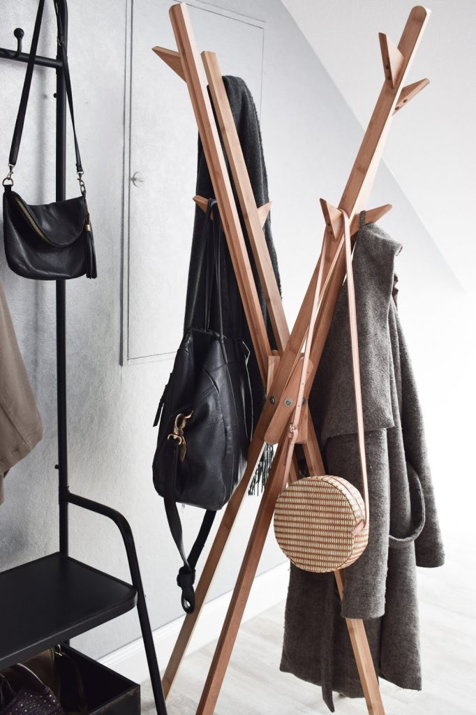 Garderobe Ideen für Flur zur praktischen Aufbewahrung von Jacken und Taschen: Standgarderobe aus Bambus von Wenko: Mikado. Einrichtung Dekoidee aufbewahren natürlich wohnen umweltfreundlich Garderobe Ideen für Flur zur praktischen Aufbewahrung von Jacken und Taschen: Standgarderobe aus Bambus von Wenko: Mikado. Einrichtung Dekoidee aufbewahren natürlich wohnen umweltfreundlich