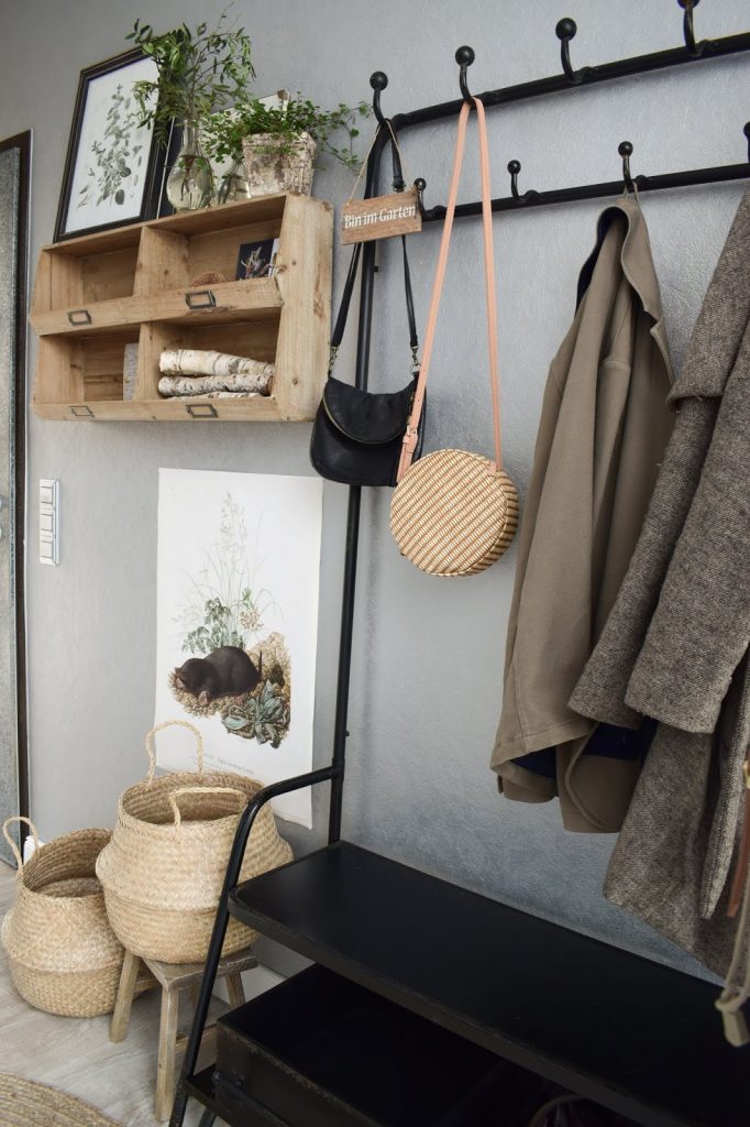 Garderobe Ideen für Flur Einrichtung Dekoidee aufbewahren natürlich wohnen umweltfreundlich Vorhang Teppich Holz Körbe aus Sisal Garderobe Ideen für Flur Einrichtung Dekoidee aufbewahren natürlich wohnen umweltfreundlich Vorhang Teppich Holz Körbe aus Sisal