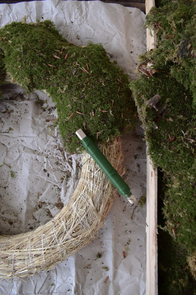 DIY Kranz binden mit Moos. Schritt für Schritt erklärt. Anleitung Mooskranz Ideen Naturdeko für Sommer und Herbst selber machen Dekoidee Dekoration Wanddeko DIY Kranz binden mit Moos. Schritt für Schritt erklärt. Anleitung Mooskranz Ideen Naturdeko für Sommer und Herbst selber machen Dekoidee Dekoration Wanddeko