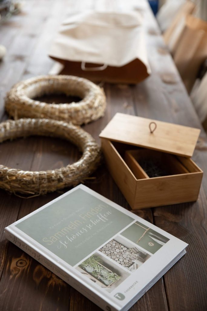 Bildband: Sammeln Finden Schönes schaffen vom Thorbecke Verlag: Natürlich dekorieren. Naturdeko einfach selber machen. DIY Ideen für Herbst, Frühling, Sommer, Winter Goody BAg Workshop: Bildband: Sammeln Finden Schönes schaffen vom Thorbecke Verlag: Natürlich dekorieren. Naturdeko einfach selber machen. DIY Ideen für Herbst, Frühling, Sommer, Winter