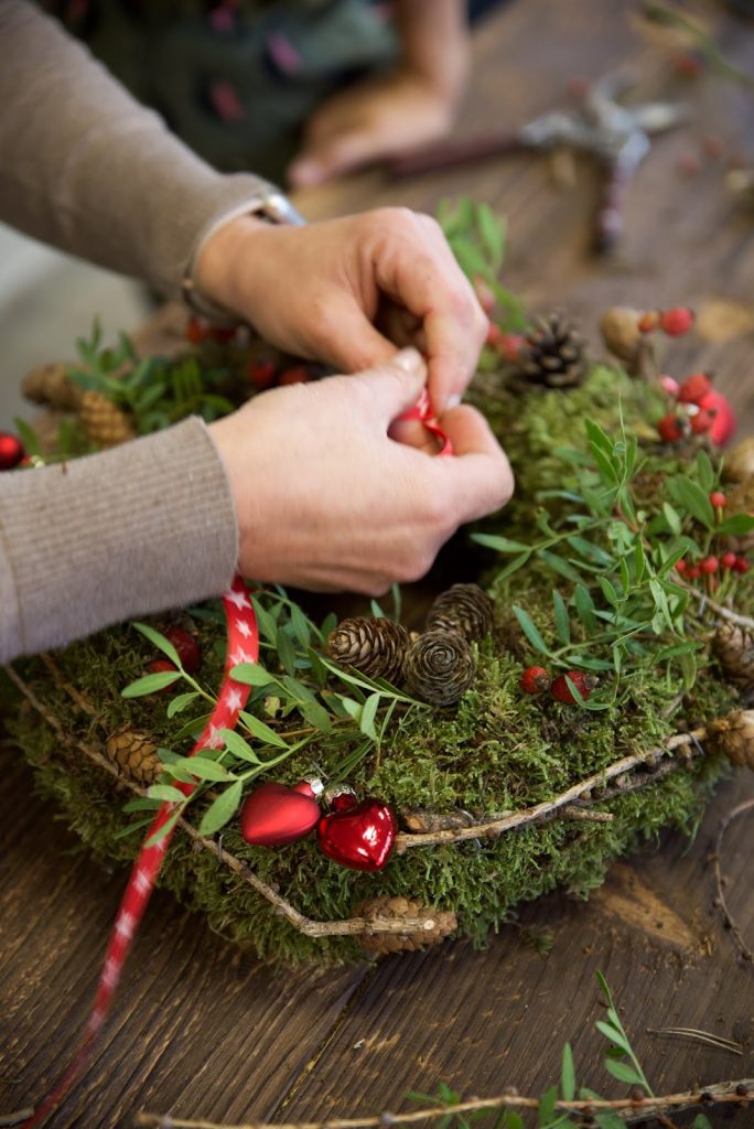 Workshop Rückblick Winterdeko aus Naturmaterialien von Kreativ-Natürlich-Ideenreich: Dekostab Gartenstab Mooskranz Winterbäume Winterbaum mit tollen Materialien Ideen Inspirationen Kreativsein winterliche Deko und mehr gestalten Workshop Rückblick Winterdeko aus Naturmaterialien von Kreativ-Natürlich-Ideenreich: Dekostab Gartenstab Mooskranz Winterbäume Winterbaum mit tollen Materialien Ideen Inspirationen Kreativsein winterliche Deko und mehr gestalten