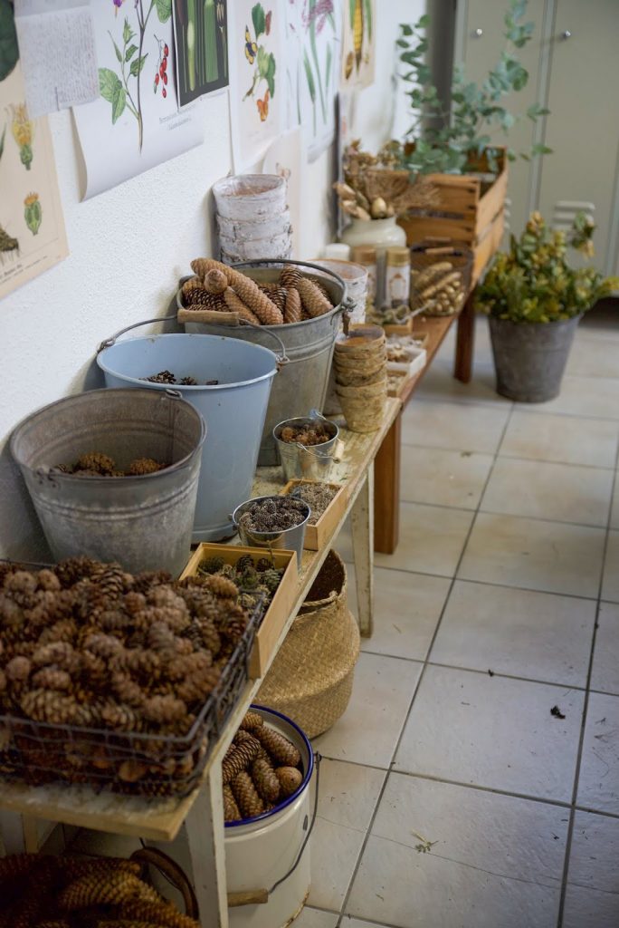Workshop Rückblick Winterdeko aus Naturmaterialien von Kreativ-Natürlich-Ideenreich: Dekostab Gartenstab Mooskranz Winterbäume Winterbaum mit tollen Materialien Ideen Inspirationen Kreativsein winterliche Deko und mehr gestalten Workshop Rückblick Winterdeko aus Naturmaterialien von Kreativ-Natürlich-Ideenreich: Dekostab Gartenstab Mooskranz Winterbäume Winterbaum mit tollen Materialien Ideen Inspirationen Kreativsein winterliche Deko und mehr gestalten