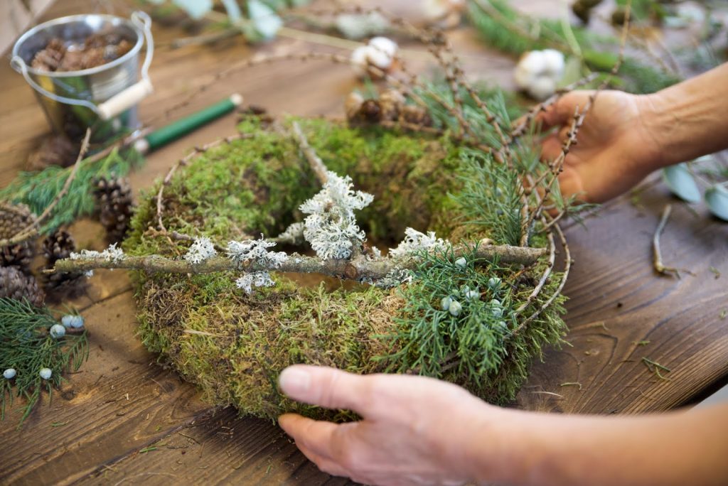 Workshop Rückblick Winterdeko aus Naturmaterialien von Kreativ-Natürlich-Ideenreich: Dekostab Gartenstab Mooskranz Winterbäume Winterbaum mit tollen Materialien Ideen Inspirationen Kreativsein winterliche Deko und mehr gestalten Workshop Rückblick Winterdeko aus Naturmaterialien von Kreativ-Natürlich-Ideenreich: Dekostab Gartenstab Mooskranz Winterbäume Winterbaum mit tollen Materialien Ideen Inspirationen Kreativsein winterliche Deko und mehr gestalten