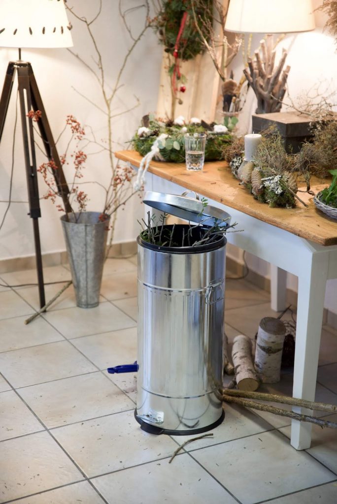 Workshop Rückblick Winterdeko aus Naturmaterialien von Kreativ-Natürlich-Ideenreich: Dekostab Gartenstab Mooskranz Winterbäume Winterbaum mit tollen Materialien Ideen Inspirationen Kreativsein winterliche Deko und mehr gestalten WENKO Abfalleimer Workshop Rückblick Winterdeko aus Naturmaterialien von Kreativ-Natürlich-Ideenreich: Dekostab Gartenstab Mooskranz Winterbäume Winterbaum mit tollen Materialien Ideen Inspirationen Kreativsein winterliche Deko und mehr gestalten WENKO Abfalleimer