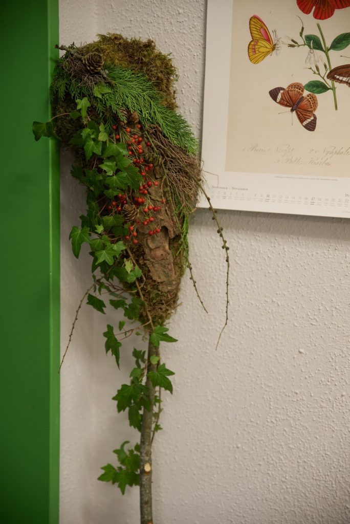 Workshop Rückblick Winterdeko aus Naturmaterialien von Kreativ-Natürlich-Ideenreich: Dekostab Gartenstab Mooskranz Winterbäume Winterbaum mit tollen Materialien Ideen Inspirationen Kreativsein winterliche Deko und mehr gestalten Workshop Rückblick Winterdeko aus Naturmaterialien von Kreativ-Natürlich-Ideenreich: Dekostab Gartenstab Mooskranz Winterbäume Winterbaum mit tollen Materialien Ideen Inspirationen Kreativsein winterliche Deko und mehr gestalten