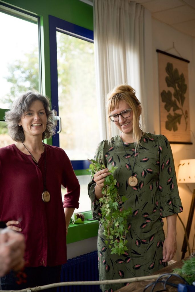 Workshop Rückblick Winterdeko aus Naturmaterialien von Kreativ-Natürlich-Ideenreich: Dekostab Gartenstab Mooskranz Winterbäume Winterbaum mit tollen Materialien Ideen Inspirationen Kreativsein winterliche Deko und mehr gestalten Workshop Rückblick Winterdeko aus Naturmaterialien von Kreativ-Natürlich-Ideenreich: Dekostab Gartenstab Mooskranz Winterbäume Winterbaum mit tollen Materialien Ideen Inspirationen Kreativsein winterliche Deko und mehr gestalten