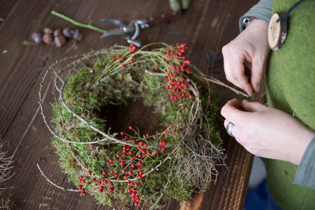 Workshop Rückblick Winterdeko aus Naturmaterialien von Kreativ-Natürlich-Ideenreich: Dekostab Gartenstab Mooskranz Winterbäume Winterbaum mit tollen Materialien Ideen Inspirationen Kreativsein winterliche Deko und mehr gestalten Workshop Rückblick Winterdeko aus Naturmaterialien von Kreativ-Natürlich-Ideenreich: Dekostab Gartenstab Mooskranz Winterbäume Winterbaum mit tollen Materialien Ideen Inspirationen Kreativsein winterliche Deko und mehr gestalten