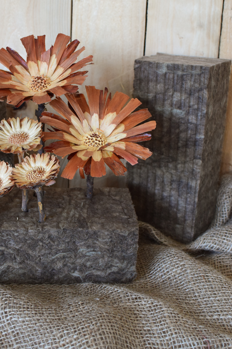 Bio Steckschaum Steckziegel. Die Alternative! Plastikfrei Blumen stecken. Für Blumengestecke aus 100% natürlichen Materialien. Für Nass- und Trockengestecke. Natürliche Steckmasse Sideau vom Mrs Greenery Shop