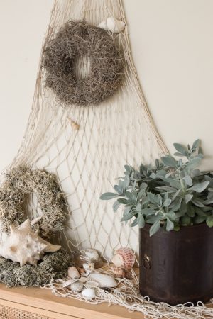 Fischernetz: maritime Sommerdeko Dekoidee Sommer Netz Muscheln Kranz Kränze dekorieren jetzt im Mrs Greenery Shop bestellen kaufen