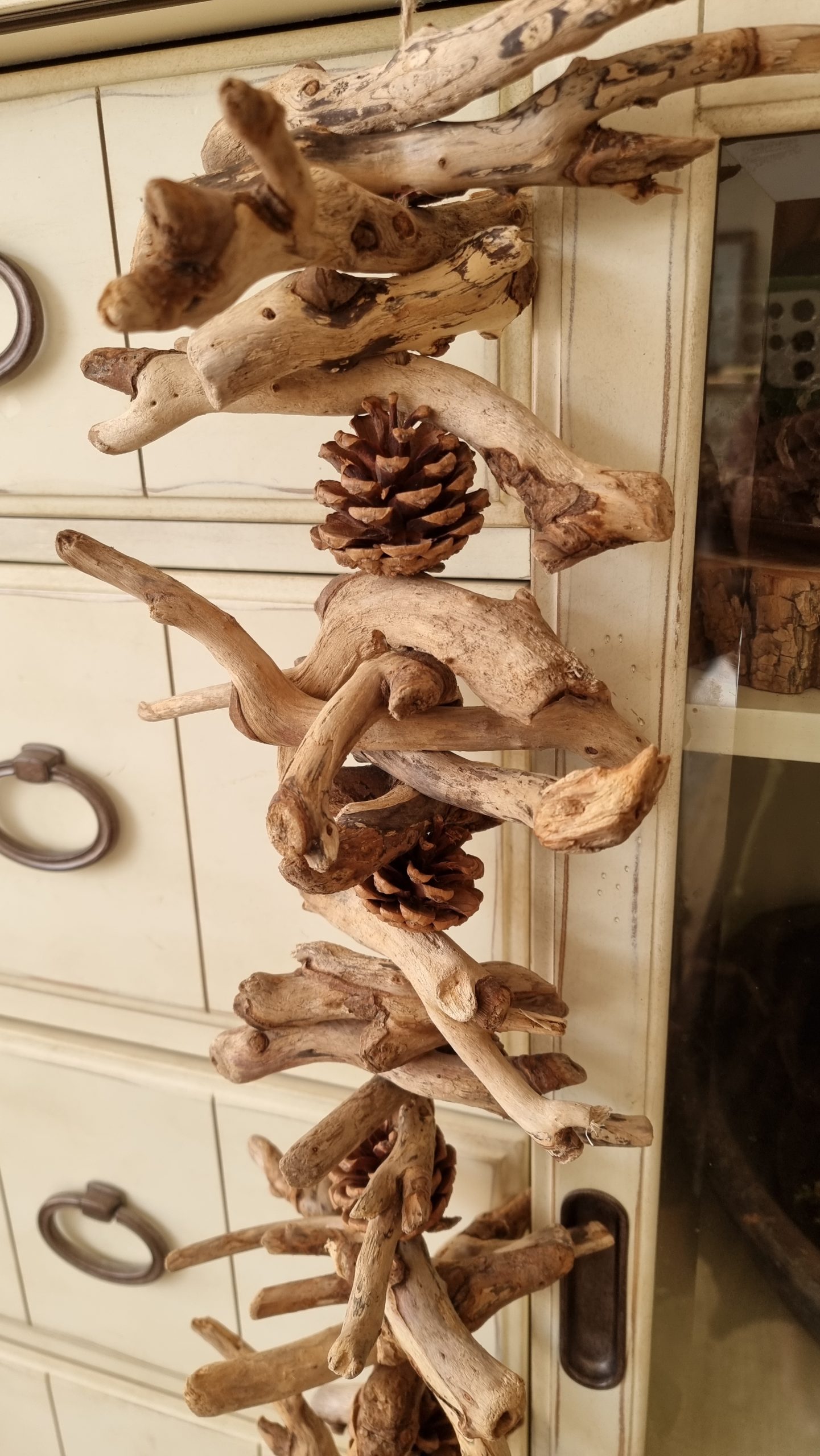 Treibholz Girlande Anhänger Holzdeko Naturdeko Zapfen im Mrs Greenery Sh
