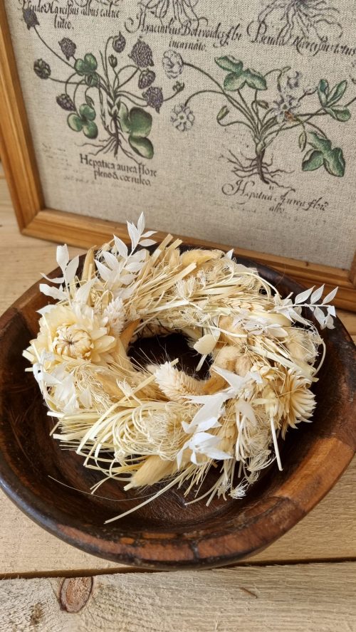 Kranz Kränze Mini-Kränze Trockenblumen getrocknete Blüten Trockenblumenkranz weiss pastell im Mrs Greenery Shop bestellen kaufen