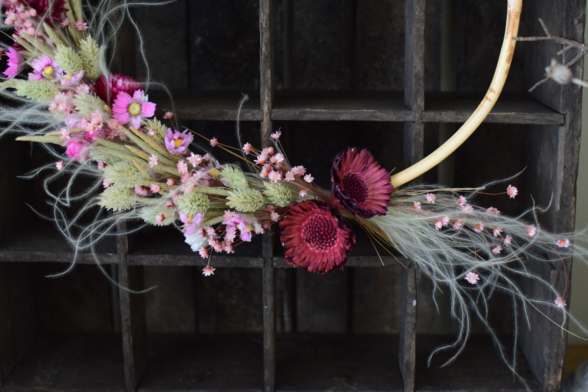 Loop Kranz binden mit Trockenblumen: Online Workshop inkl. Material Kränze selber machen aus getrockneten Blumen. Trockenblumenkranz, Kränze selbermachen Anleitung Loopkranz DIY Selberbinden selbermachen