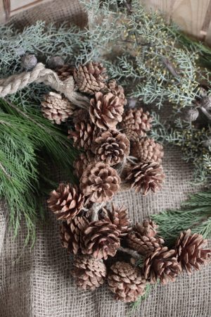 Zapfengirlande Girlande Zapfen WEihnachtsgirlande Zapfendeko im Mrs Greenery Shop bestellen