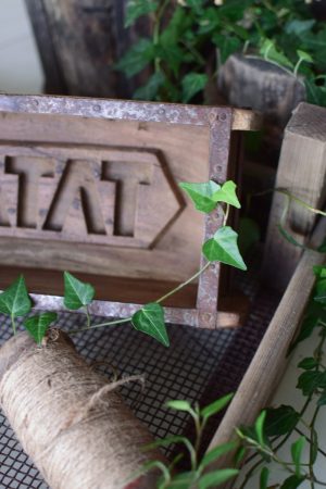Ziegelform aus Holz mit Metallbeschlägen. Schale aus Holz. Form für Ziegel Deko Dekoidee im Mrs Greenery Shop bestellen