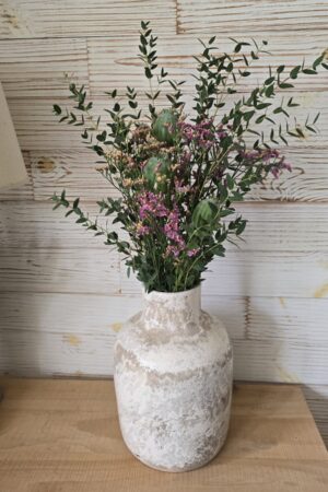 blumenstrauss der woche mohnkapseln strandflieder blumen arrangement strauss eukalyptus bei mrs greenery bestellen kaufen